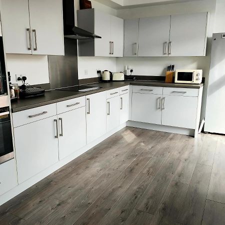 Wentworth Road Accomodation ดอนคาสเตอร์ ภายนอก รูปภาพ