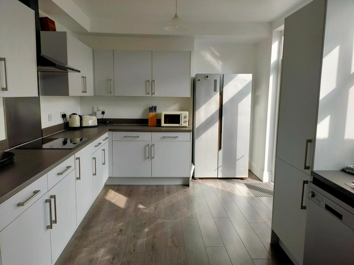 Wentworth Road Accomodation ดอนคาสเตอร์ ภายนอก รูปภาพ