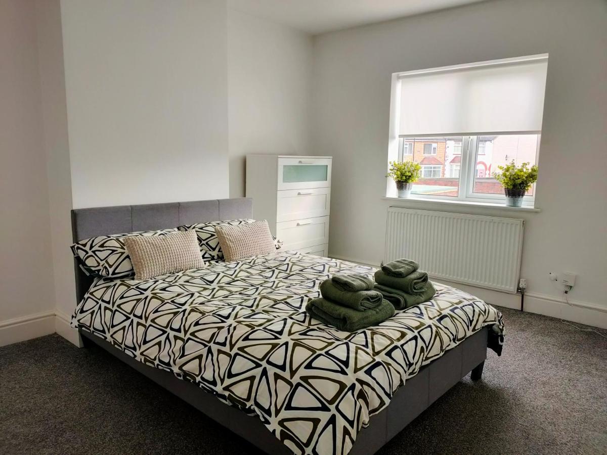 Wentworth Road Accomodation ดอนคาสเตอร์ ภายนอก รูปภาพ